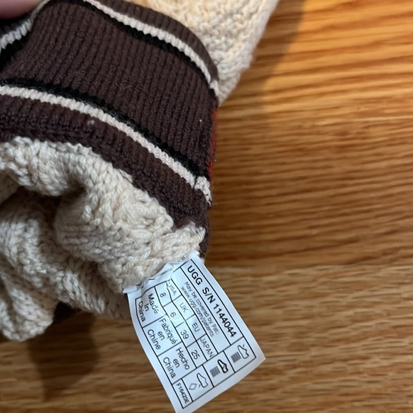 UGG Classic Sweater Letter Tall Chestnut Platform Boots sz US 8 NEW - Picture 16 of 16